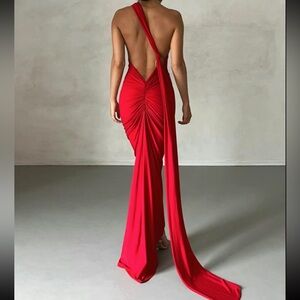 NEW Elegant Red Backless Evening Gown